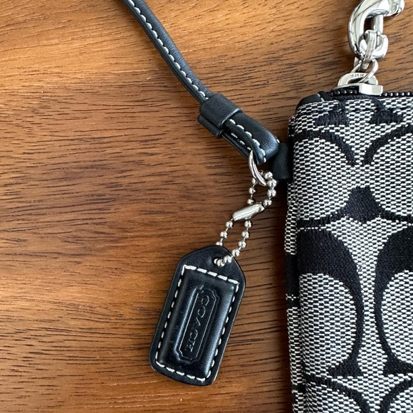 Coach Monogram Wristlet in Black Monogram & Leather. Charity Listing. - Picture 4 of 8
